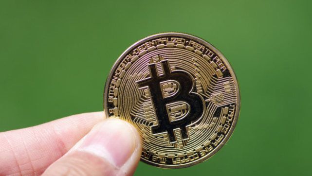 比特币作为货币不可行性(比特币等不能当货币使用,但能自由买卖参与)